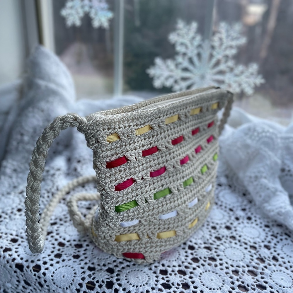 Craft and Barrow macramé crossbody off white with woven colorful summer ribbons - Picture 3 of 11